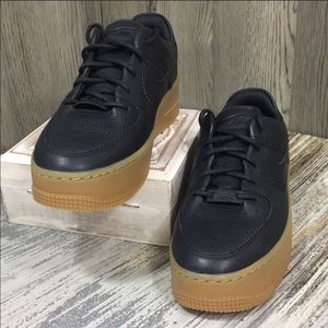 NIKE WMNS AF1 SAGE LOW LX oil grey/oil grey